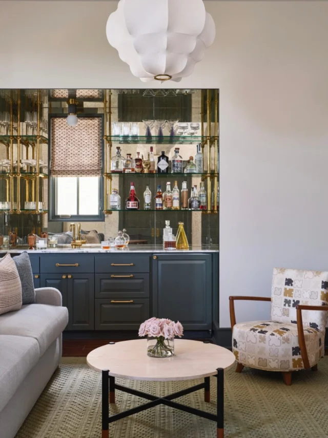 Cofounded by designers Mary Roberts and Megan Epple — and lovingly named after their mothers — Austin-based boutique firm Dunn & Hall Interiors is “serving up style with every pour” in this chic home bar that pairs our Newport Brass “Jeter” bar faucet with Frank Allart “Precision” cabinet pulls and “Starburst” knobs and rosettes — all in unlacquered brass finish.

📷: Andrea Calo

#alexandermarchant @dunnandhall #dunnandhall #dunnandhallinteriors @newportbrass @frankallart #TGIF #friyay #happyhour #homebar #homebars #homebardesign #interiors #interiordesigner #interiordesigners #austininteriordesign #austininteriors #austindesign #barfaucet #unlacqueredbrass #cabinethardware #architecturalhardware #decorativehardware #bespokehardware #hardware #inspiringspaces #designinspiration #designinspo #interiorinspo #luxury #design #austin #atx