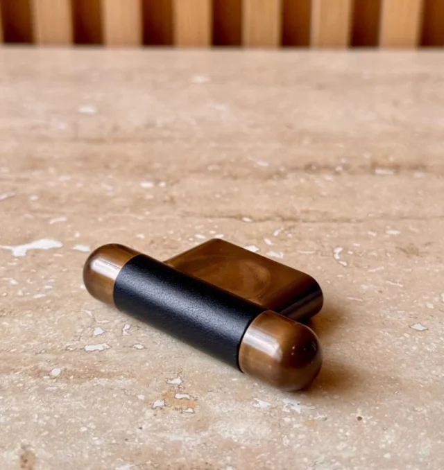 A newish addition to the Alexander Marchant family of brands, Chapman & Bose is a Canadian manufacturer specializing in modern cabinet hardware that celebrates the nuances of natural materials. Based in Toronto, the company favors a luxurious yet organic palette highlighted by solid brass, full-grain leather and wood spanning from walnut to white oak. Among Chapman & Bose’s signatures are minimalist bar pulls and “Mineral” knobs that develop patinas over time. Recently introduced and billed as a “clever little wonder,” their dual-function “Nook” can be installed as a knob or a hook depending on which direction its curved groove faces. Elegant and tactile, Chapman & Bose’s distinctive pieces are currently on view at Alexander Marchant showrooms in Austin, San Antonio and Oklahoma City.

#alexandermarchant @chapman.bose #chapmanandbose #chapmanbose #brandspotlight #vendorspotlight #madeincanada #canadiandesign #cabinethardware #decorativehardware #architecturalhardware #brasshardware #leatherhardware #housejewelry #cabinetjewelry #knobs #pulls #cabinetpulls #cabinetknobs #moderndesign #minimalism #minimalistdesign #interiors #interiordesign #interiordesigner #luxury #design #homedecor #designinspiration #designinspo #interiorinspo