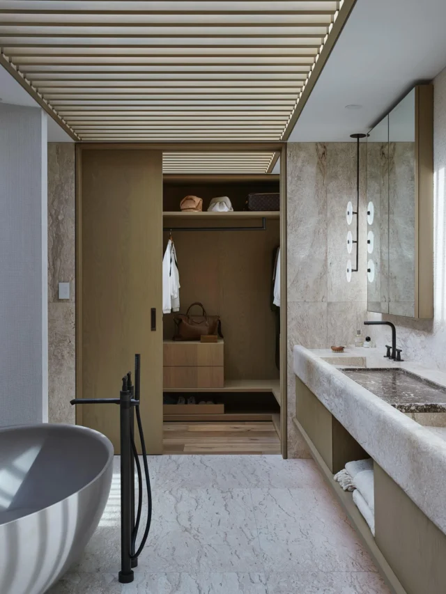 We’re proud to share Claybrook’s Bathroom of the Year 2025, featuring the Ellipse bath.

Set within a beachfront retreat overlooking Omaha Bay, New Zealand, this serene master bathroom was recognized by HOME Magazine for its effortless balance of coastal ease and refined design.

Designed by Sonya Cotter Design in collaboration with Sumich Chaplin Architects.
 📸 : Jackie Meiring 
@claybrookinteriors @homemagazineofficiel #alexandermarchant #claybrook #claybrookbaths #bathroomoftheyear #ellipsebath #LuxuryBathroom #bathroomdesign