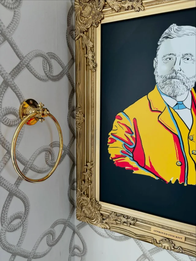 Here’s a look inside our new wallpaper installation at our San Antonio showroom for the Thomas Crapper display. Can’t wait for you to see it in person!

@thomascrapperco #alexandermarchant #satxdesign #luxurytoilets #thomascrapper