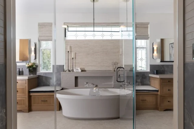 A Californian home reimagined into a spa-like sanctuary. At the center of the space is Claybrook’s Flute bath, inspired by a champagne flute with a sculptural silhouette and graceful, flared lines. 

Interior Designer: Stevie Nichol Interiors 
Photos by: Erika Bierman

@claybrookinteriors #alexandermarchant #LuxuryBathroom #claybrookbaths #moderndesign