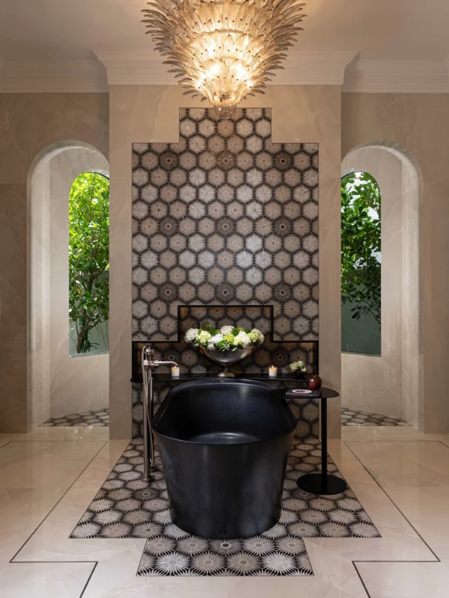 In this private Florida residence, Claybrook’s Opus bath makes a statement with its sculptural silhouette and smooth matte finish.
 Finished in Night Sky, it transforms the space into a calming, spa-like retreat designed for slowing down and unwinding at home.

Interior Design: H Allen Holmes Inc. @hallenholmesinteriors 

Photos by: KAJ Studio @_kajstudio_ 

@claybrookinteriors #Claybrook #alexandermarchant #luxurybath