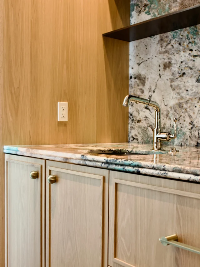 A closer look at this beautiful Rollingwood home by @shoberg_homes as the finishing touches take shape.

We were proud to be part of the project, supplying hardware, bathtubs, and plumbing fixtures throughout the home.

#alexandermarchant #shoberg #austindesign #austinluxuryhouses #modernhomes